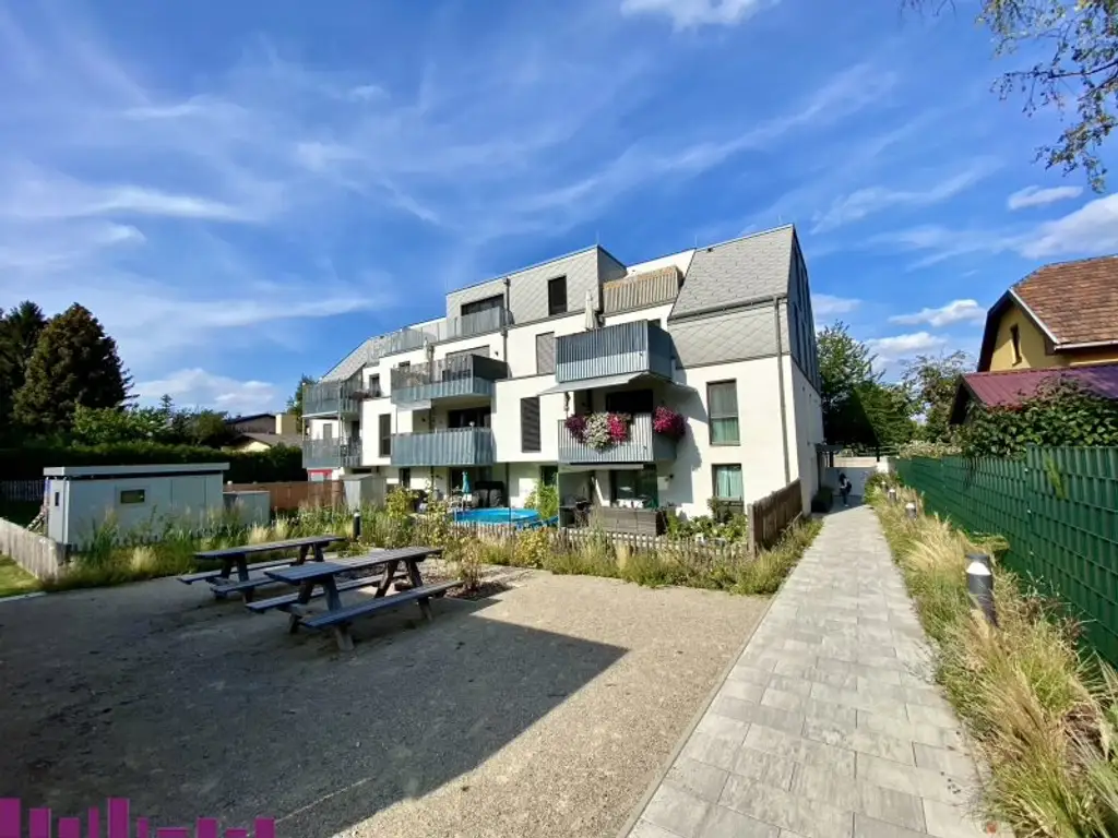 Großzügige 2 Zimmer mir riesiger Terrasse - hell und modern - super Lage!