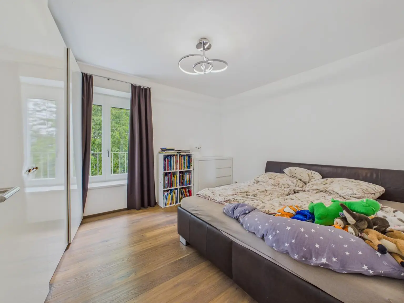 Schlafzimmer 1