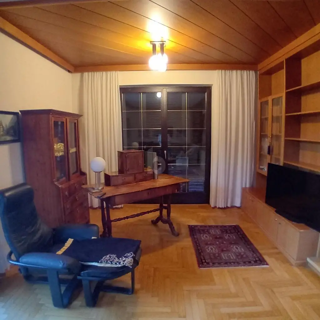EIN ZUHAUSE MIT CHARAKTER - STILVOLLER BUNGALOW IN ERHÖHTER LAGE