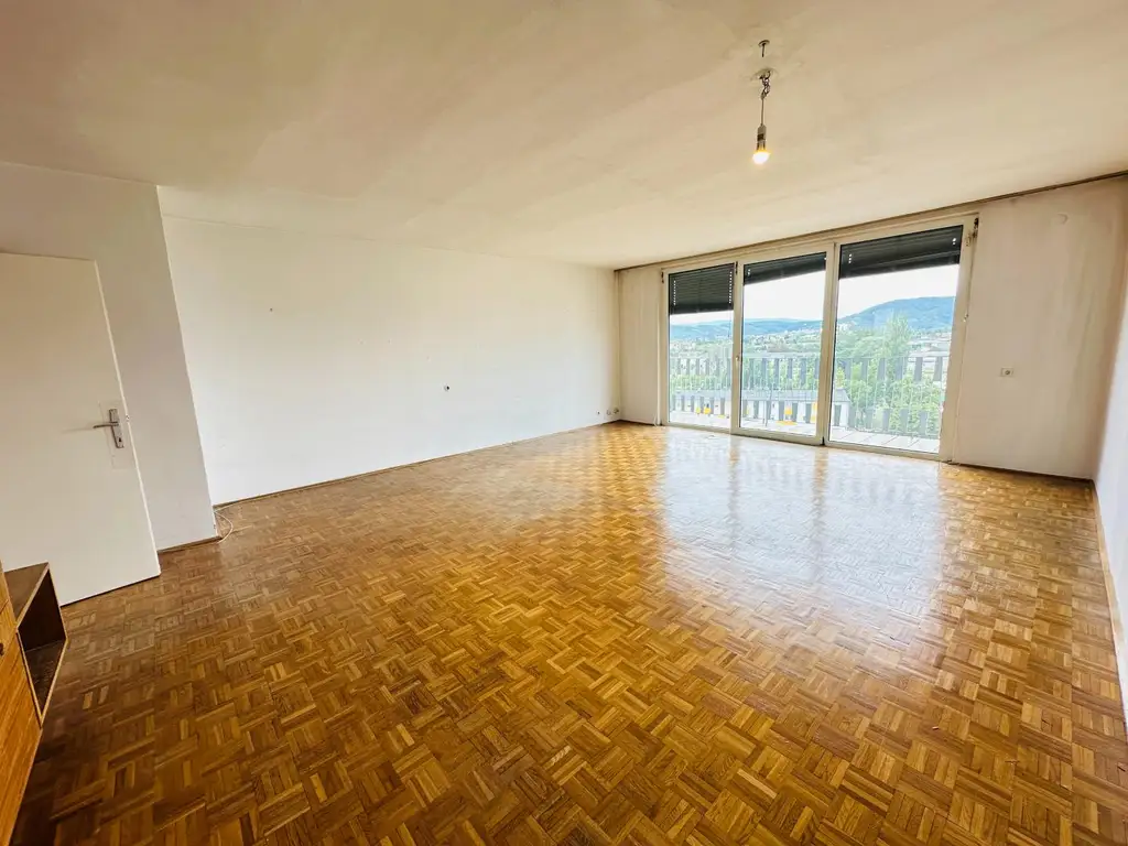 Geräumige 3-Zimmer Wohnung mit schöner Aussicht und viel Potenzial