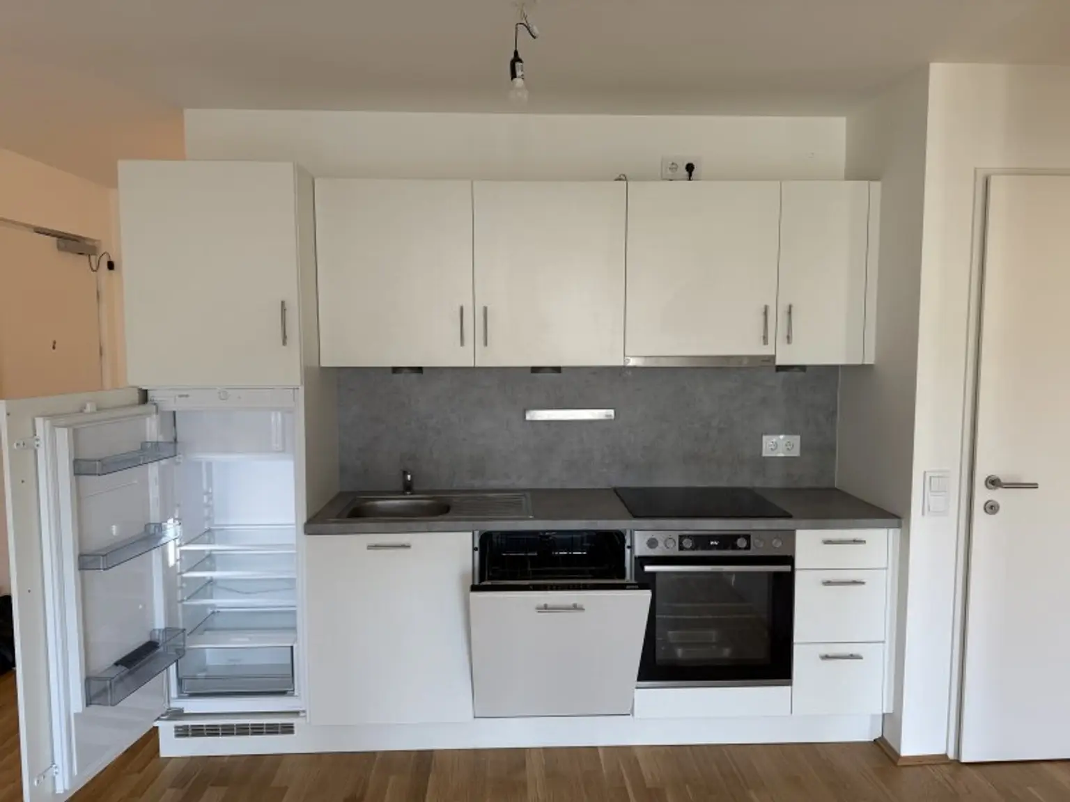 Ruhig aber doch zentral gelegene 3-Zimmer Wohnung in der Donaustadt - ab sofort verfügbar