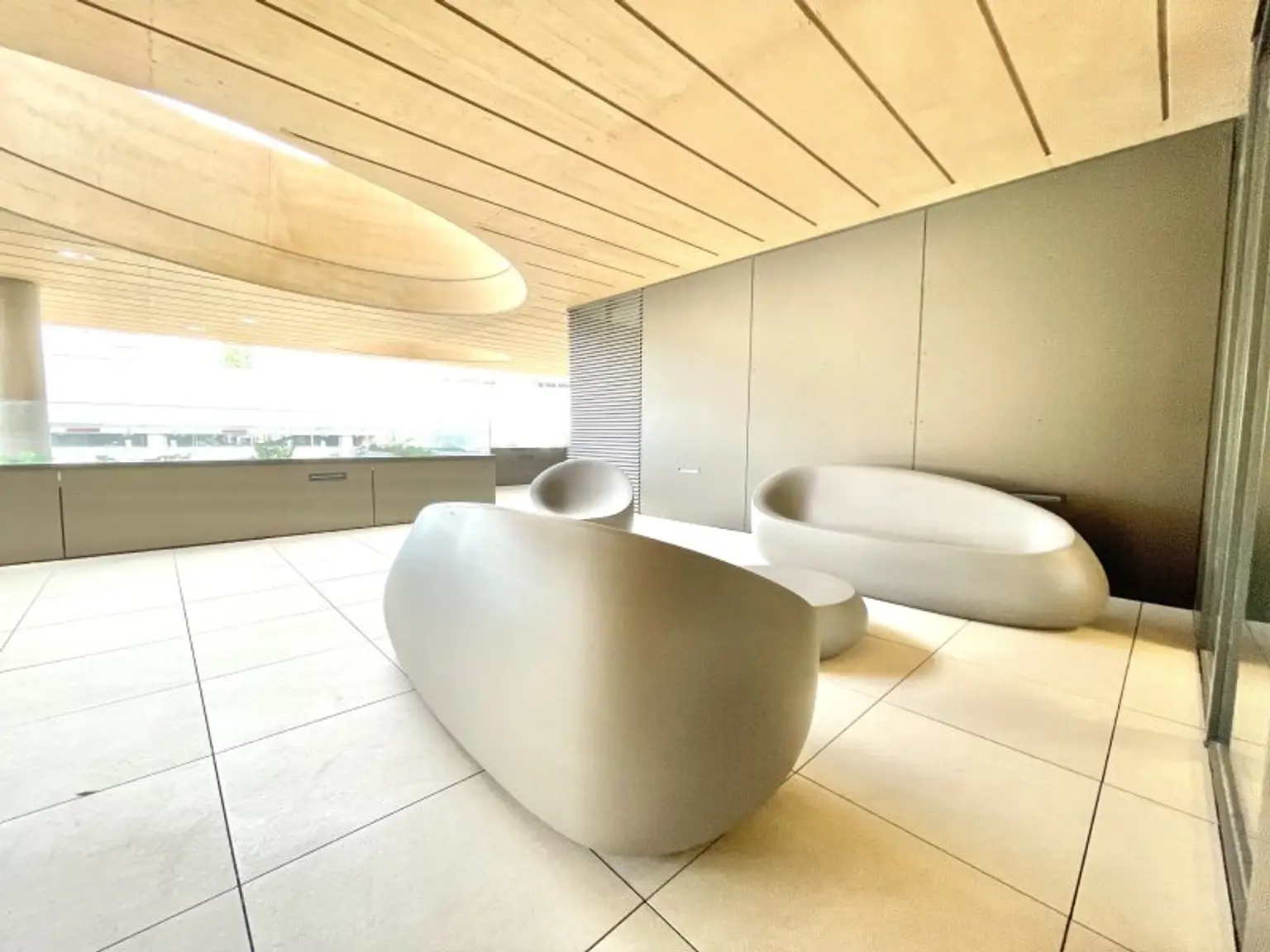***Grünblick im Viertel Zwei – Exklusives Wohnen über den Dächern Wiens - Infinity Rooftop-Pool - Panoramasauna - Fitnessbereich***