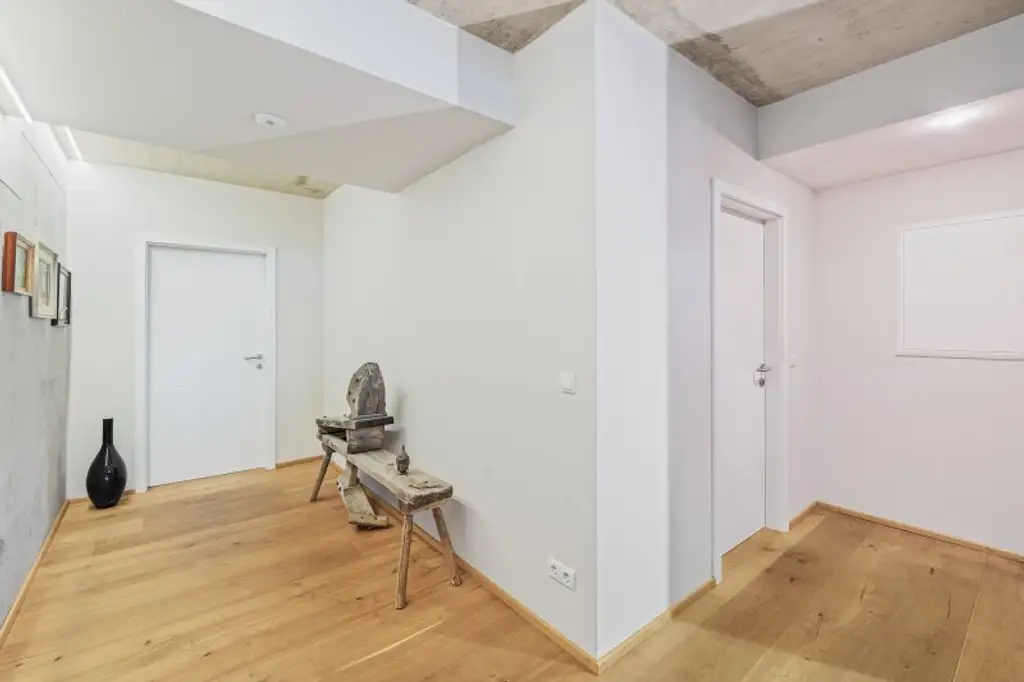 Architektenvilla mit Pool und Biosauna in 1230 Wien-Mauer