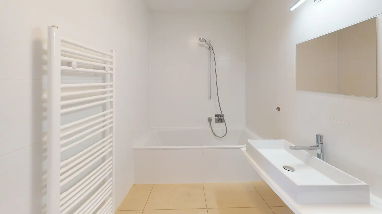 Toplage – hochwertig sanierte 1-Zimmer-Wohnung im 4. Liftstock