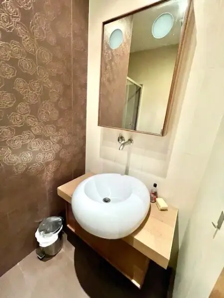 WOHNEN im 7-ten HIMMEL - INNENSTÄDTISCHE EigentumsWohnung - ELEGANTE Klassische Wiener-Altbau-Wohnung mit 2-Zimmern in Top Lage am SPITTELBERG - DURCHHAUS!