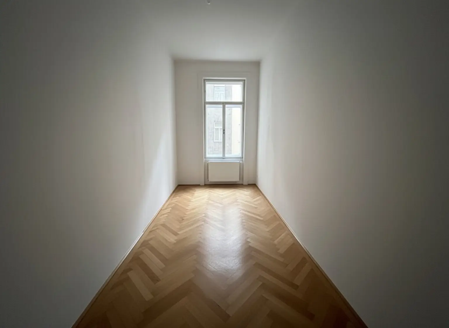 Charmantes, ansprechendes Apartment in zentraler Lage des 8. Bezirks mit zwei kleinen Balkonen