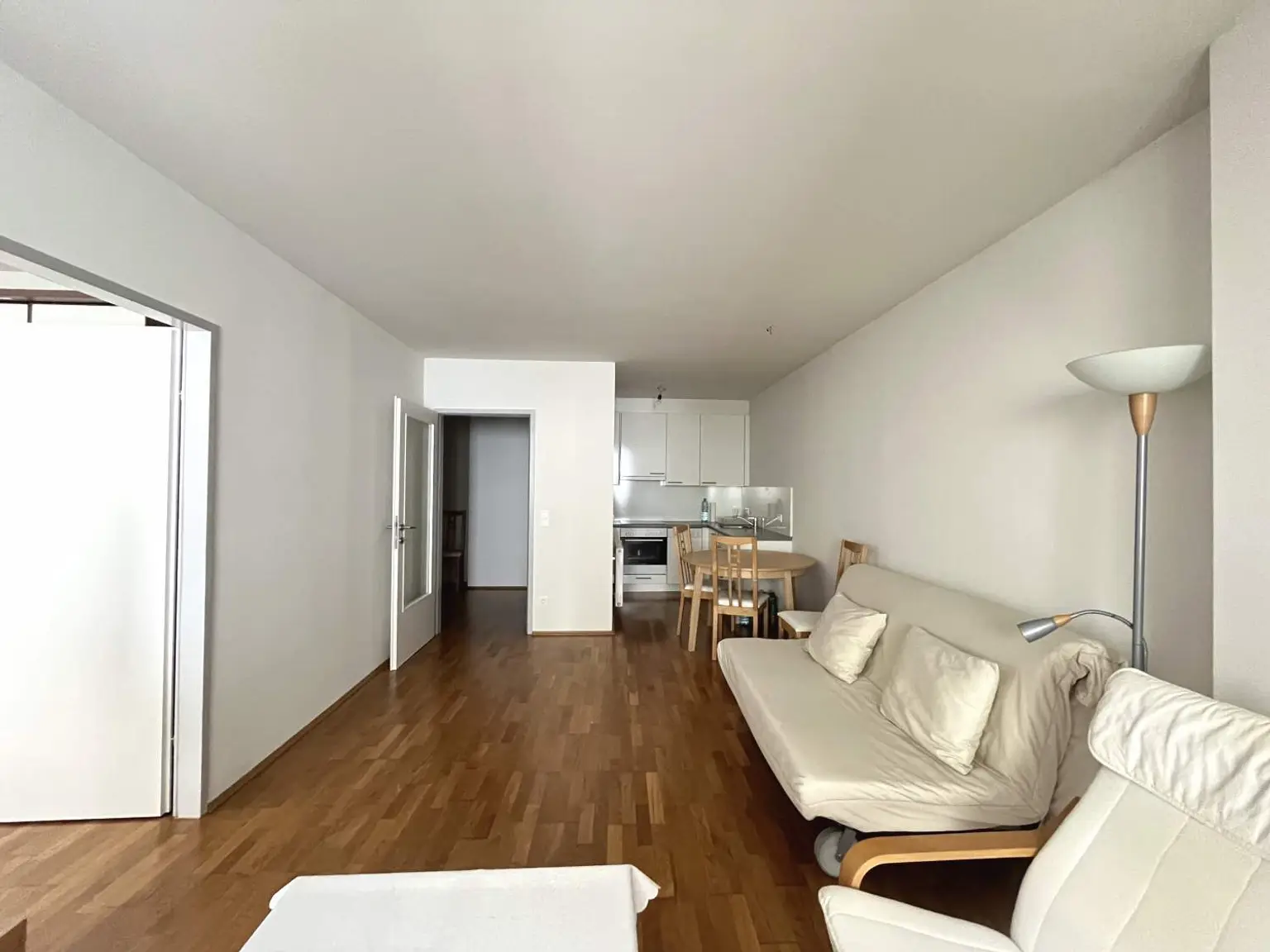 Moderne 2-Zimmer-Wohnung mit Loggia und optimaler Verkehrsanbindung!