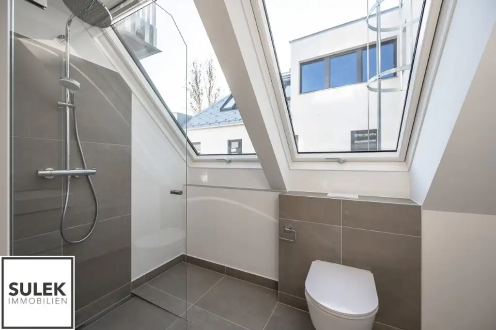 Erstbezug: traumhafte DG-Maisonette mit 3 Schlafzimmern und 2 Bädern