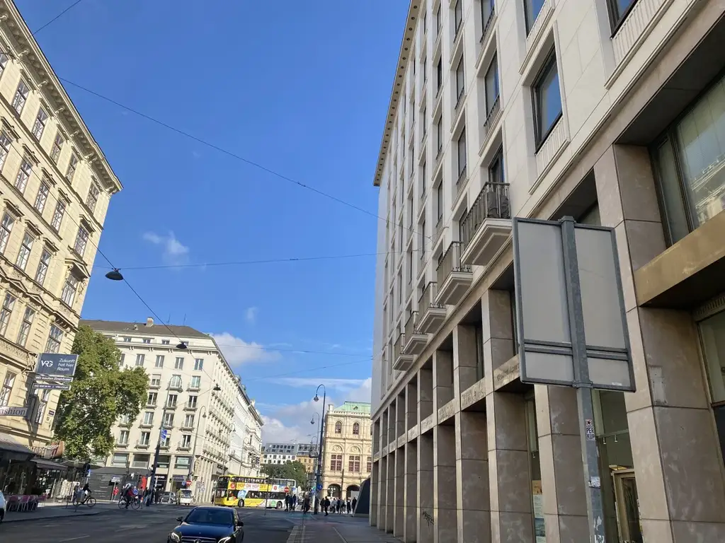 OPERNRINGHOF 3 Zimmer Wohnung /Büro  I 2 Bedroom Apartment opposite Opera