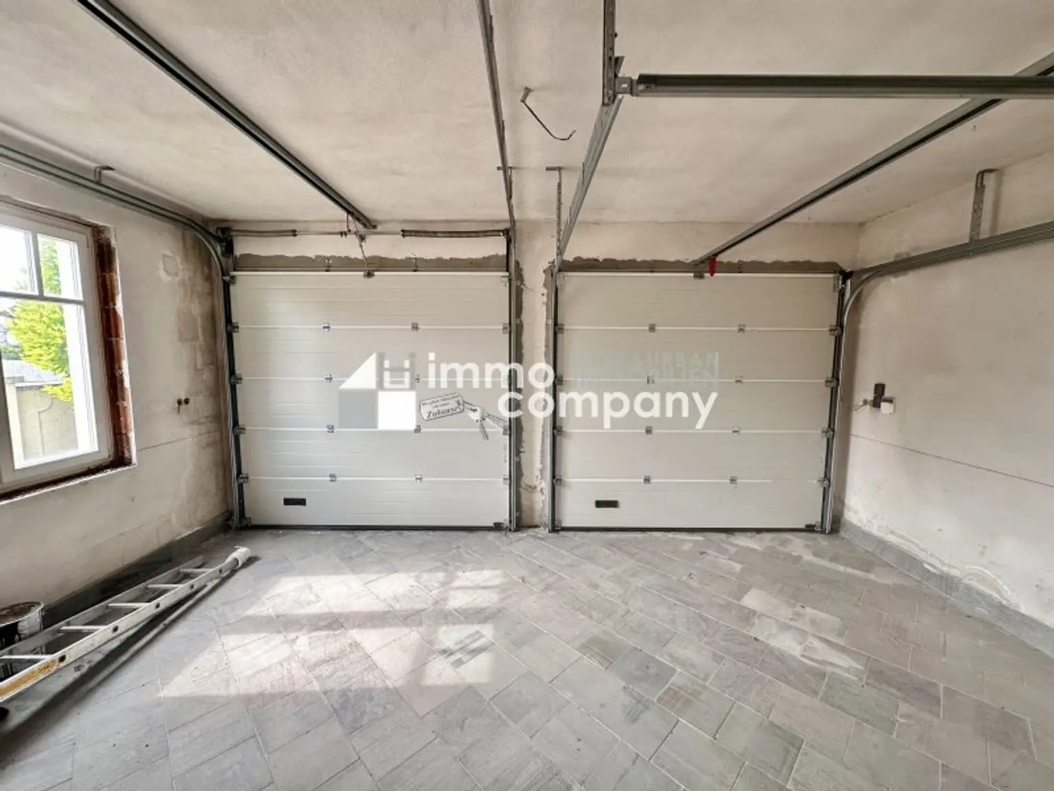 Luxuriöse Villa in Hamuliakovo: 600m², 14 Zimmer, Erstbezug mit Stadt- und Grünblick!