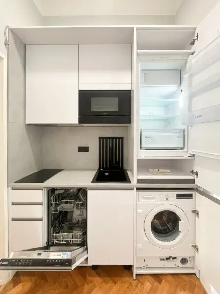 IDEALE KLEINWOHNUNG IN SCHÖNEM ALTBAU - 1,5 ZIMMER-WOHNUNG MIT EXTRA BETT-EBENE UND EINBAUKÜCHE