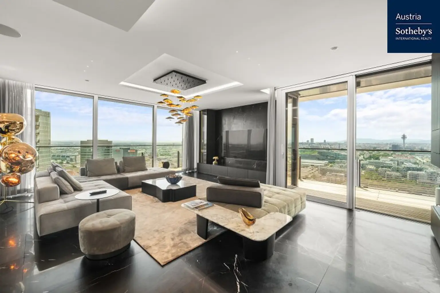 Luxuriöses Penthouse im TrIIIple: Ein Meisterwerk der Innenarchitektur und Technik