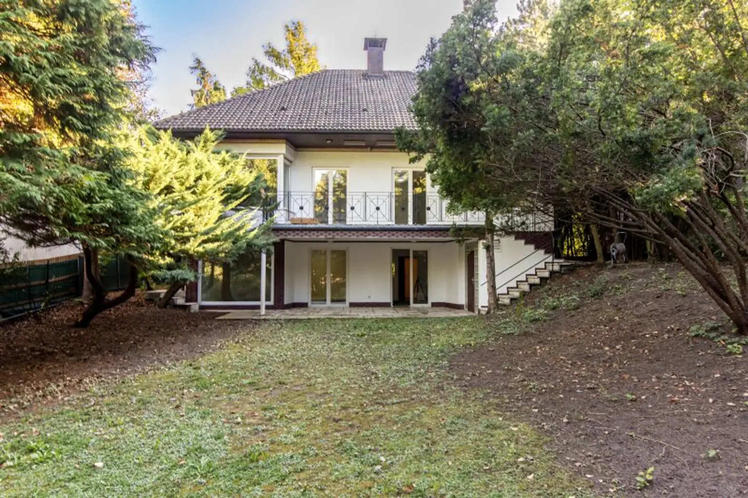 Familienheim mit Privatsphäre - Elegantes Wohnen in Harmonie mit der Natur