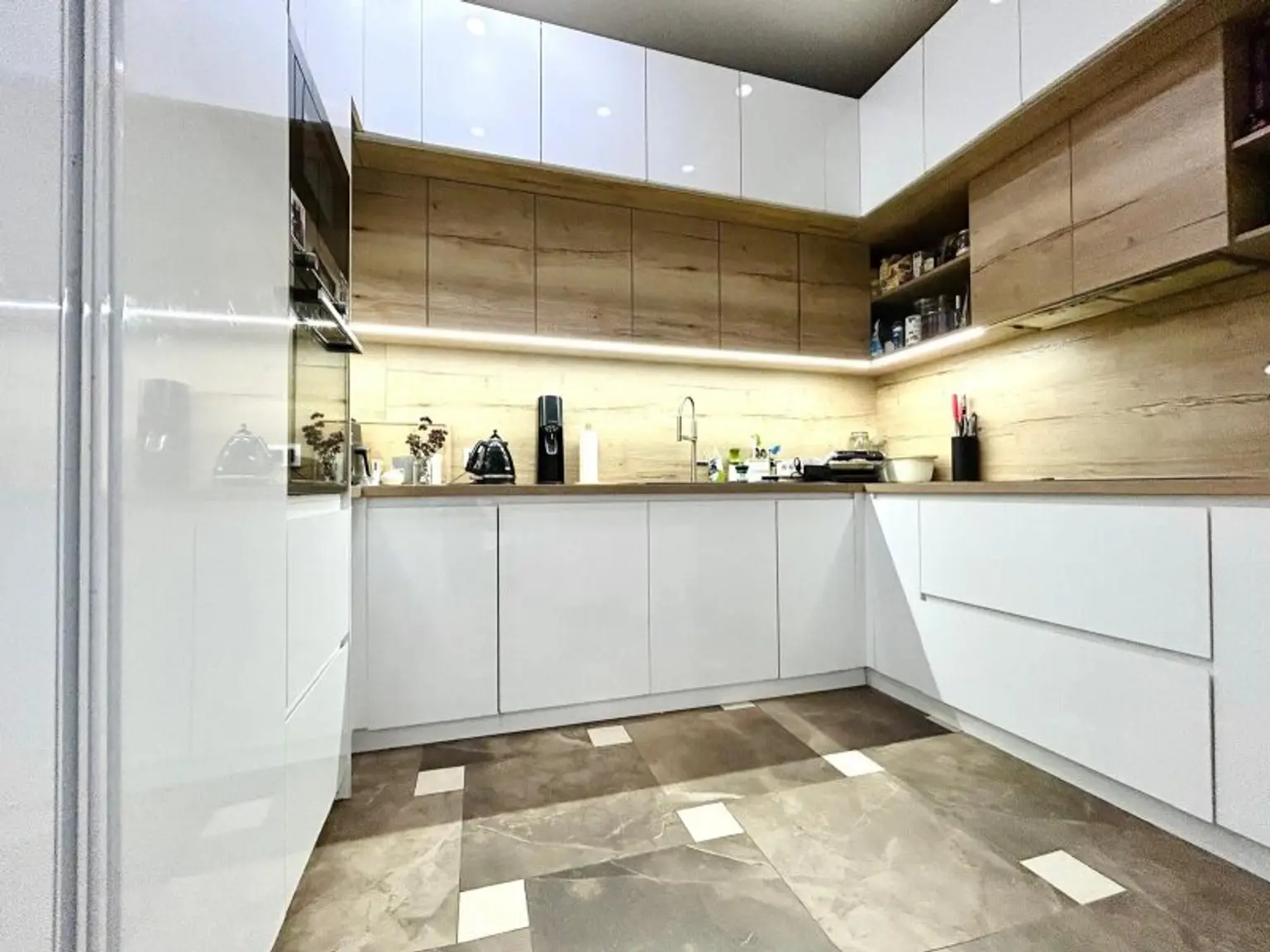 Wohnjuwel in Währing – Historischer Altbau trifft modernen Luxus | Exklusive 4-Zimmer-Residenz