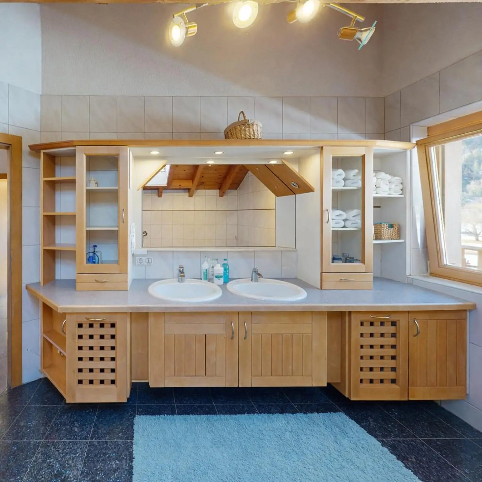 Prutz - Haus - Badezimmer