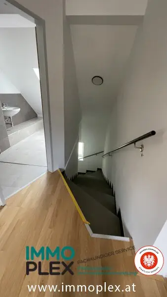 Stiegenaufgang ins DG