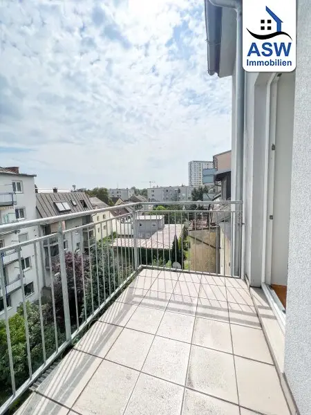 Perfekt aufgeteilte 2-Zimmerwohnung mit schöner Küche, Balkon und Loggia
