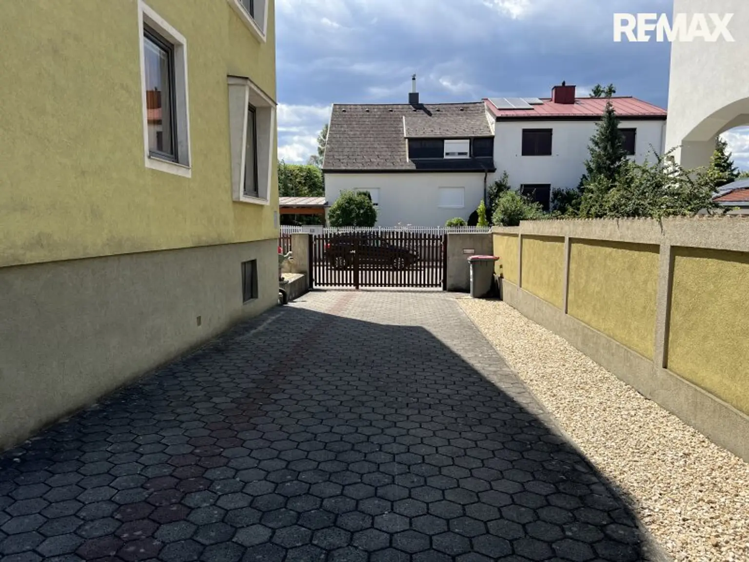 Ein-bzw. Mehrfamilienhaus im Musikantenviertel!