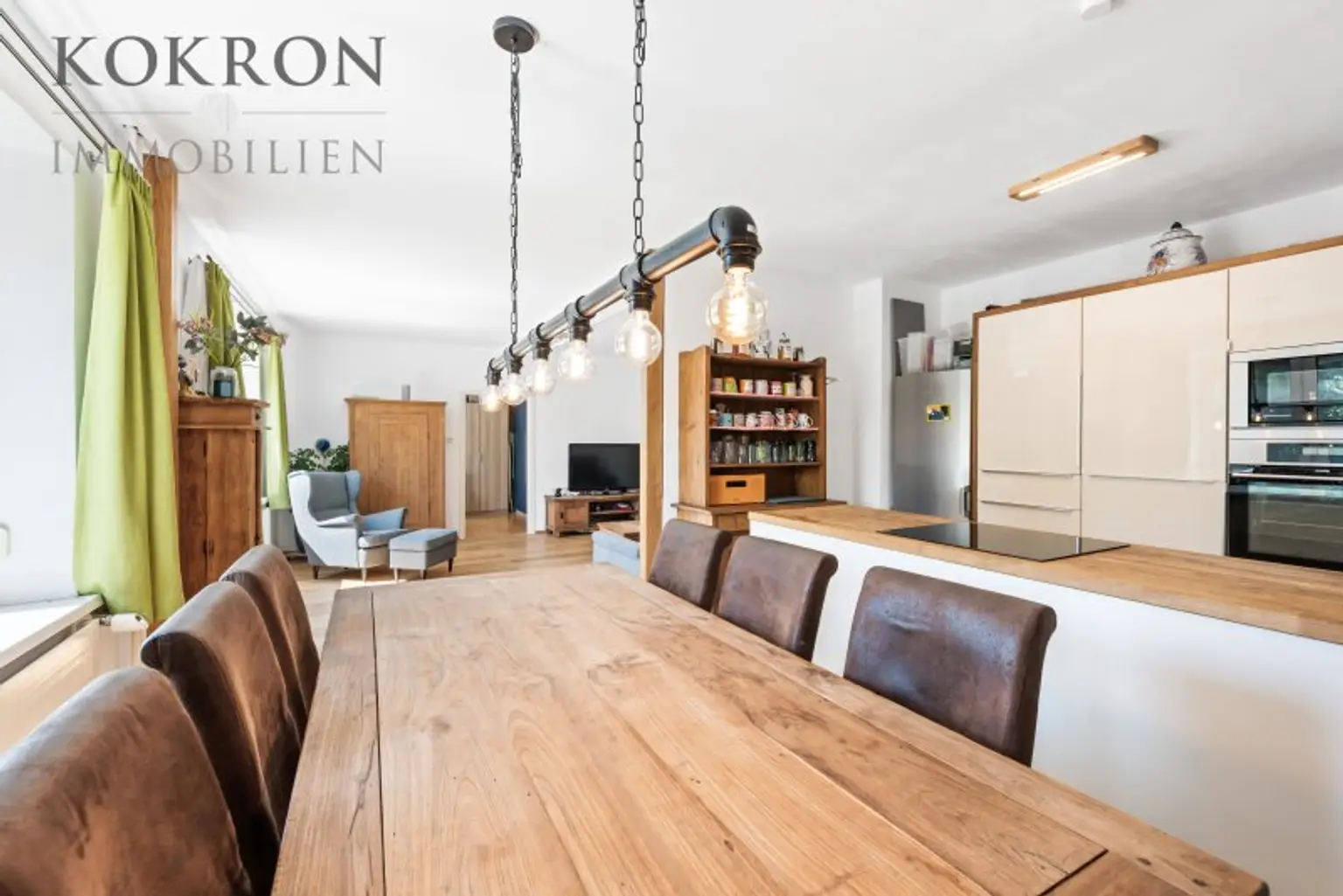 Mitten in der Natur! Willkommen in Ihrem neuen Zuhause, mit viel Freifläche, Pool und Raum für Ihre Ideen.