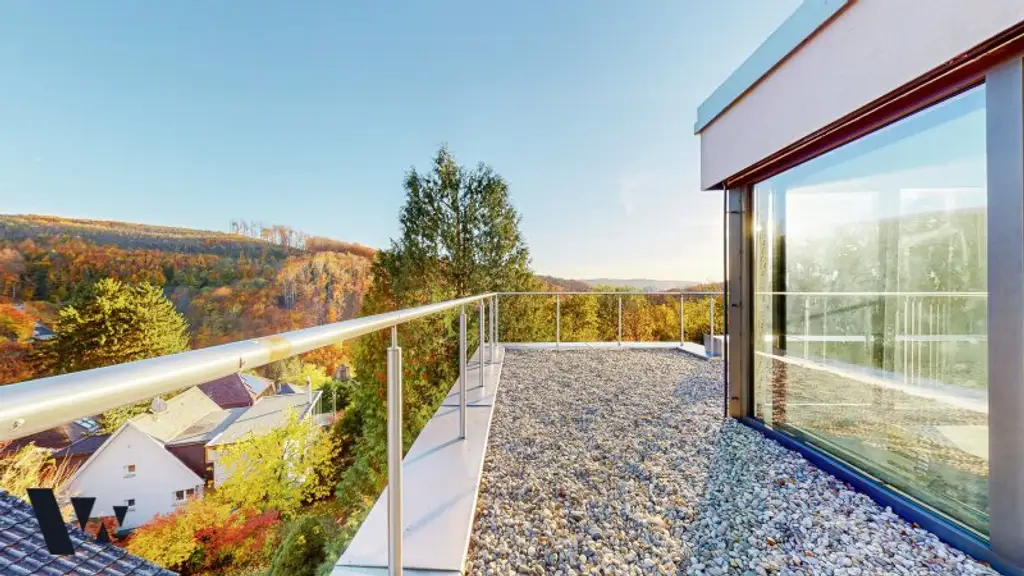 EXKLUSIVE VILLA AM RANDE DES WIENERWALDS | PANORAMABLICK & SÜDHANGLAGE