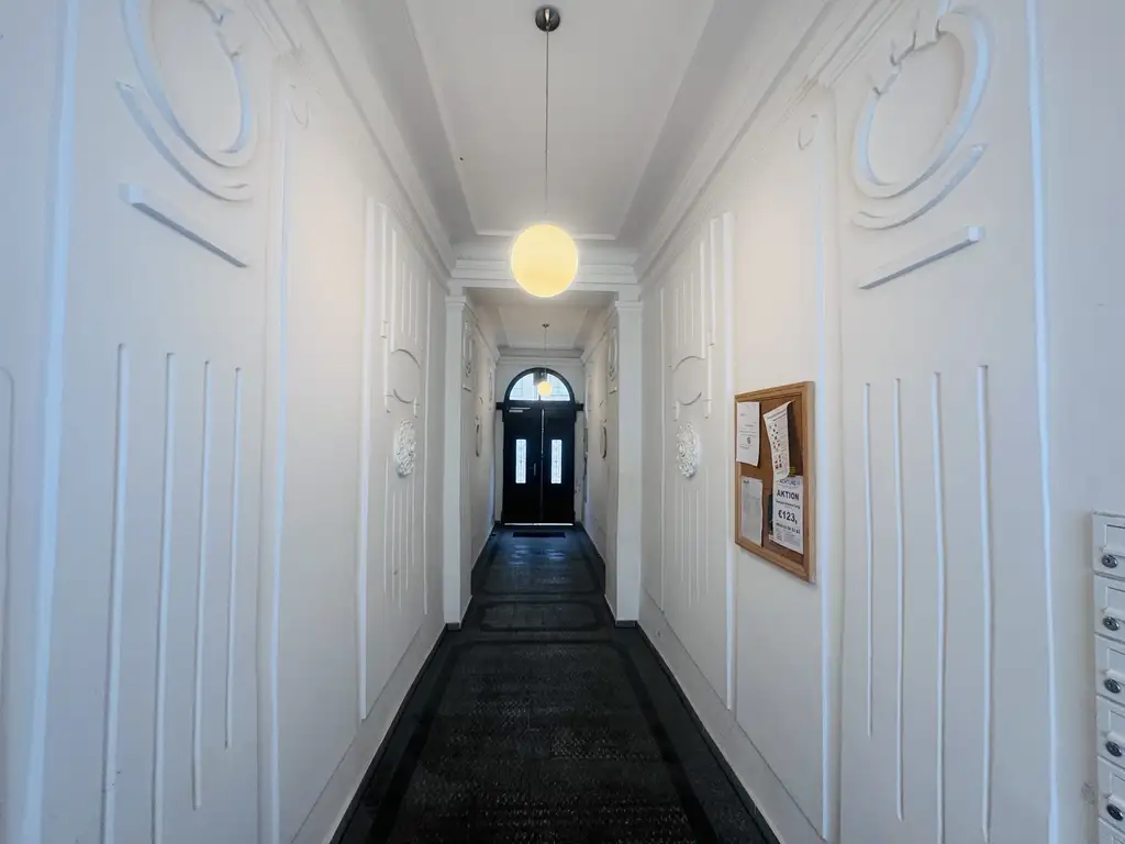 Charmantes 2-Zimmer Altbau-Schmuckstück mit Balkon