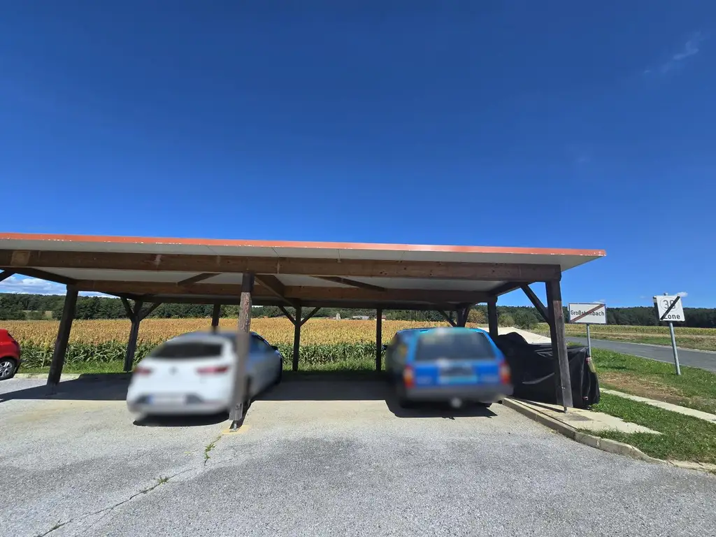 2-Zimmerwohnung mit Terrasse und Carport