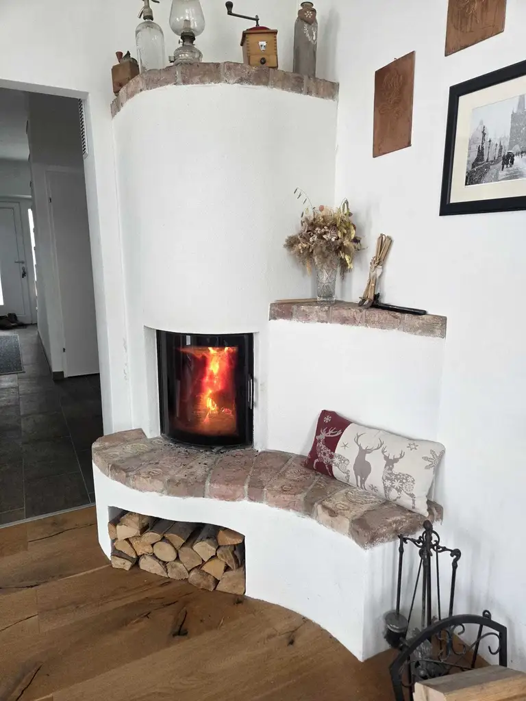 Modernisiertes Einfamilienhaus mit 1.057m² Grundstück, Luftwärmepumpe & PV-Anlage in ruhiger Ortsrandlage von Wopfing