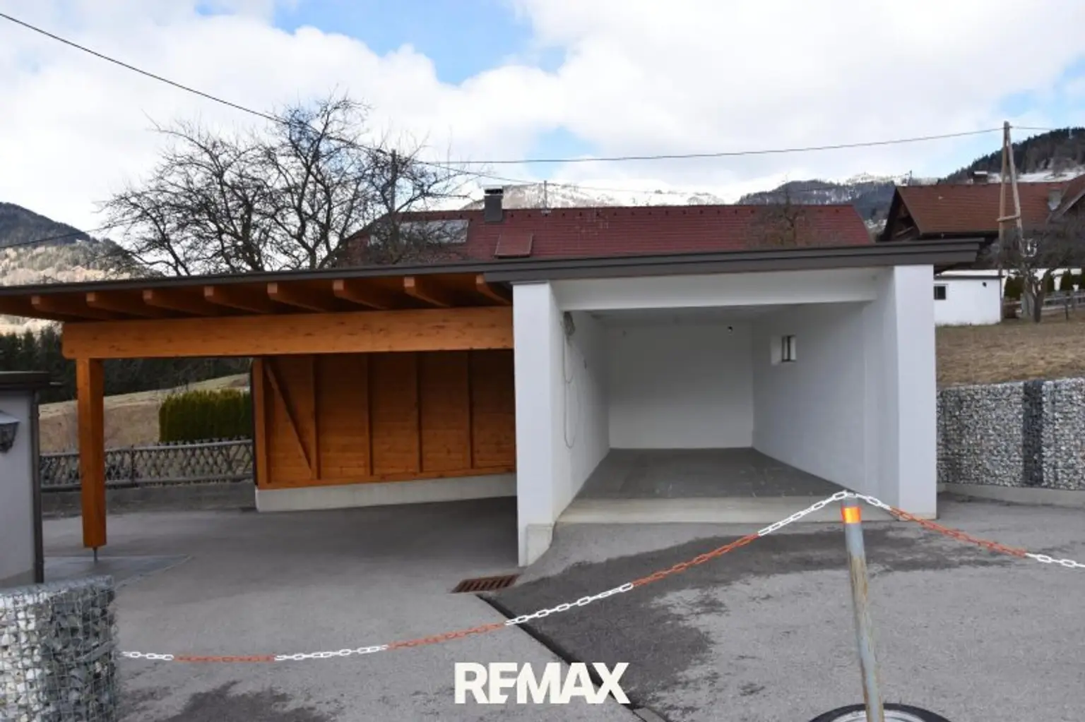 Garage und Carport