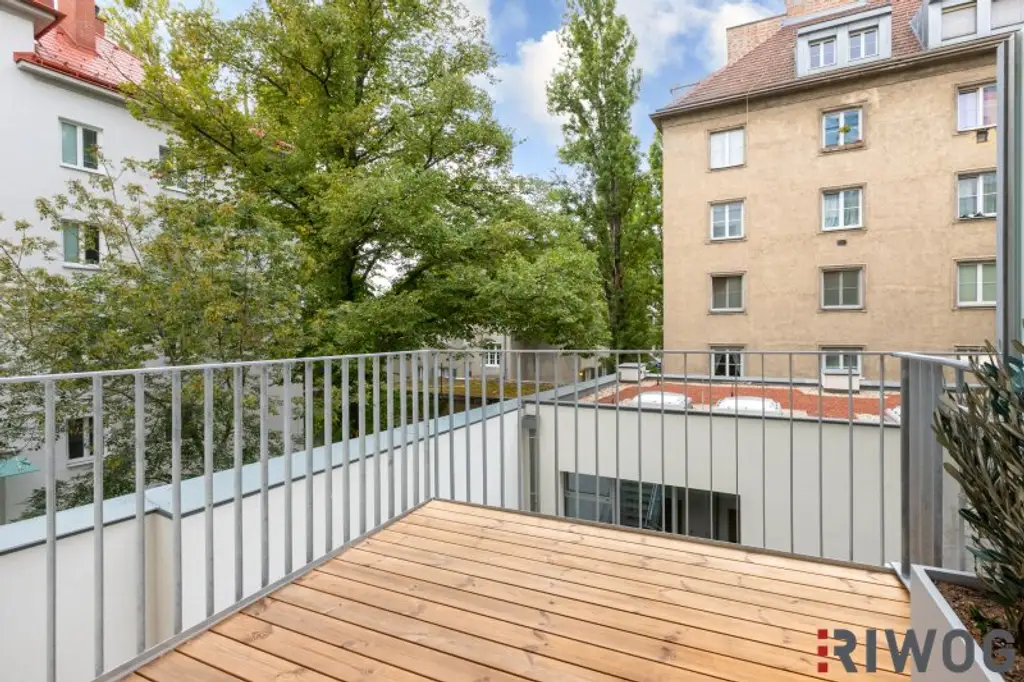 ERSTBEZUG nach Sanierung | Komplett hofseitiges Loft mit Balkon | Raumhöhe bis zu ca. 4,95 m | Büro/Praxis Nutzung und Kurzzeitvermietung möglich