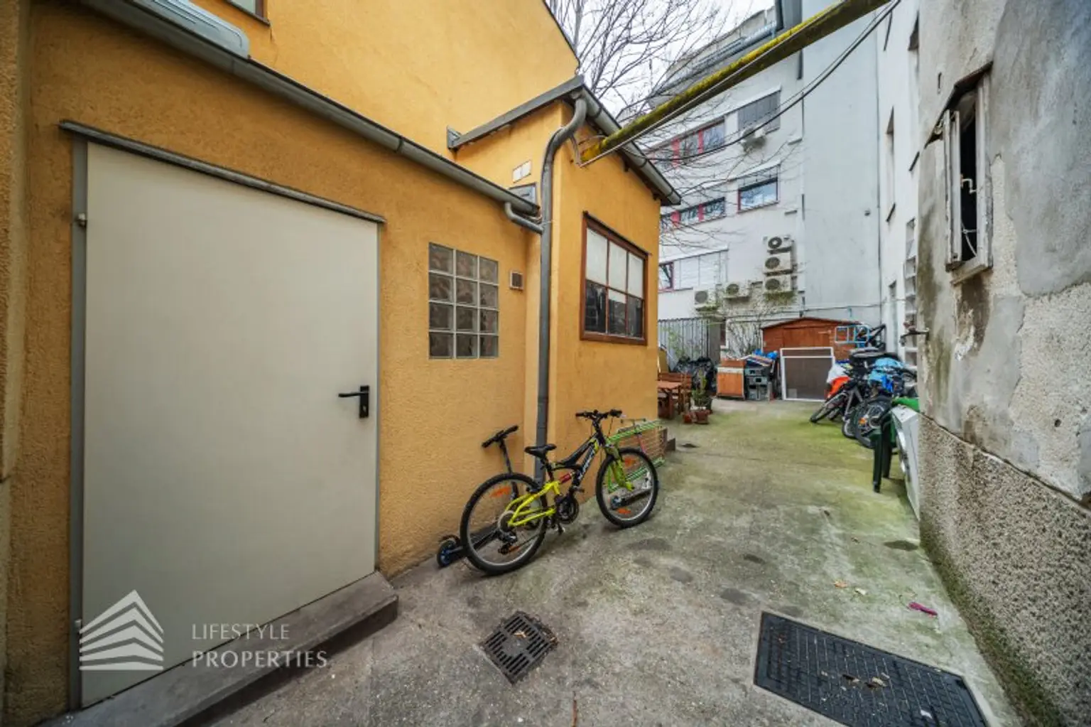 Sanierungsbedürftiges Zinshaus mit vorhandener Studie, Nähe Meidling Banhof