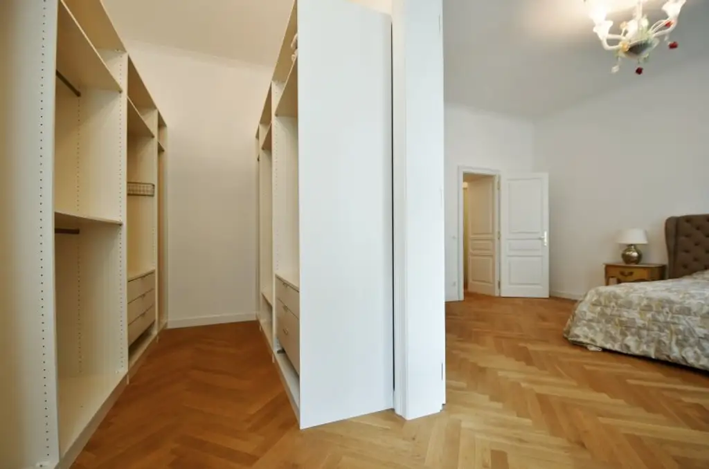 Charmante Stilaltbauwohnung im Servitenviertel – Eleganz & Ruhe in Bestlage