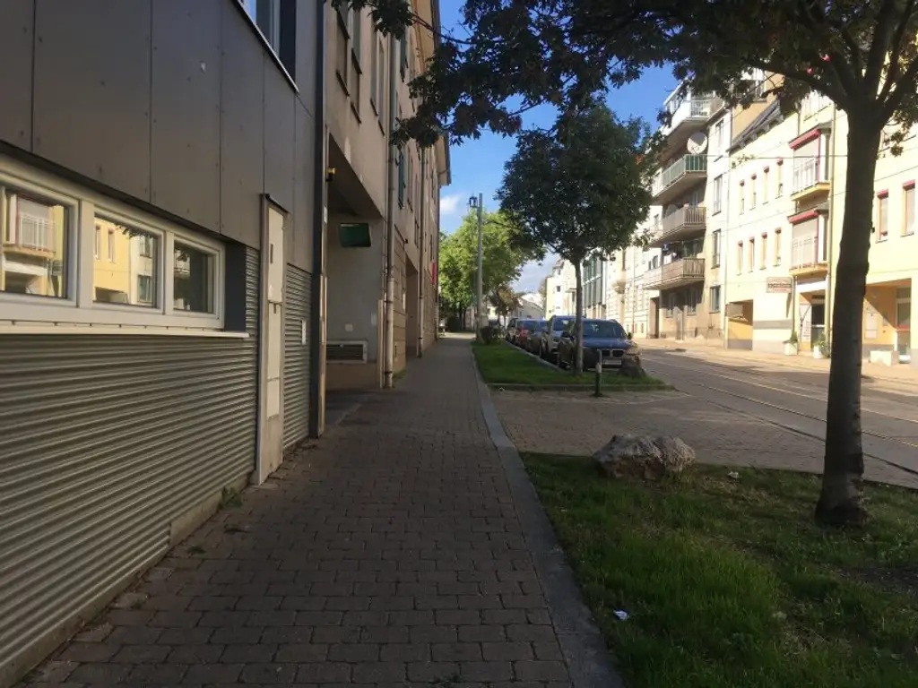 Moderne 3 Zimmerwohnung nähe Schloss Hetzendorf ruhe Lage Terrasse +Stellplatz
