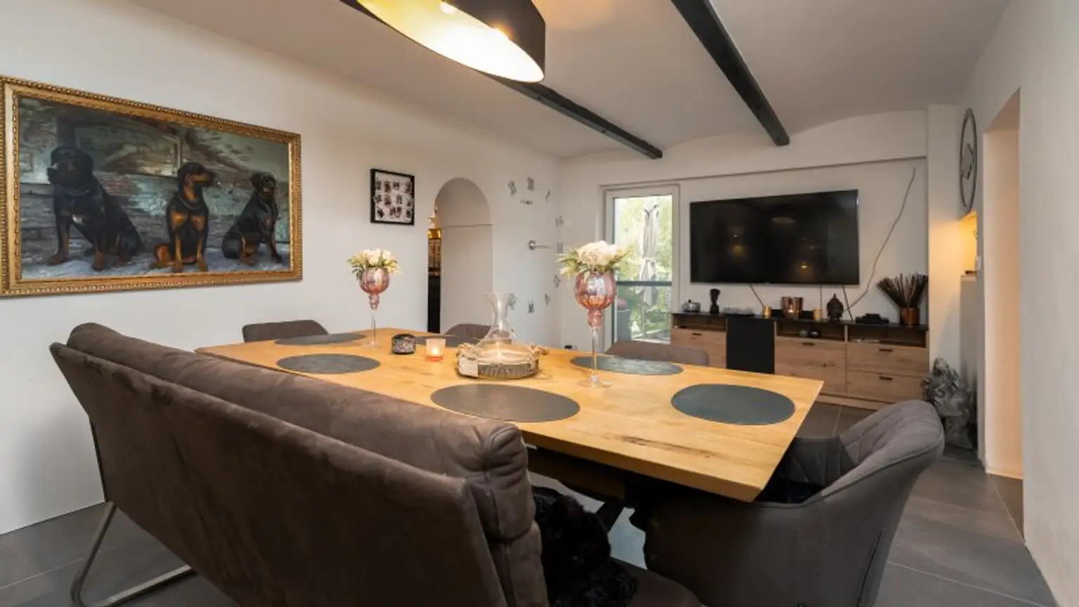 Paradies-Liebhaber aufgepasst! Detailreiches Ein oder Mehrfamilienhaus!