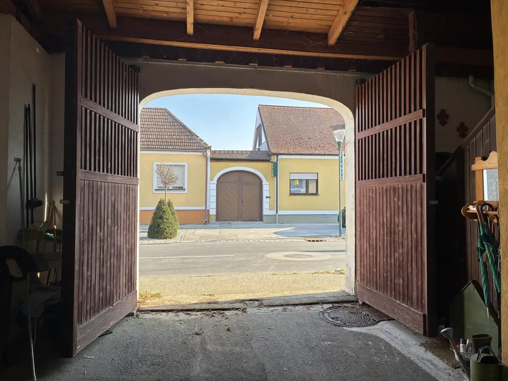 Hier lässt es sich leben...der See ruft! Solides Wohnhaus in Oggau -Bedarf Renovierung!