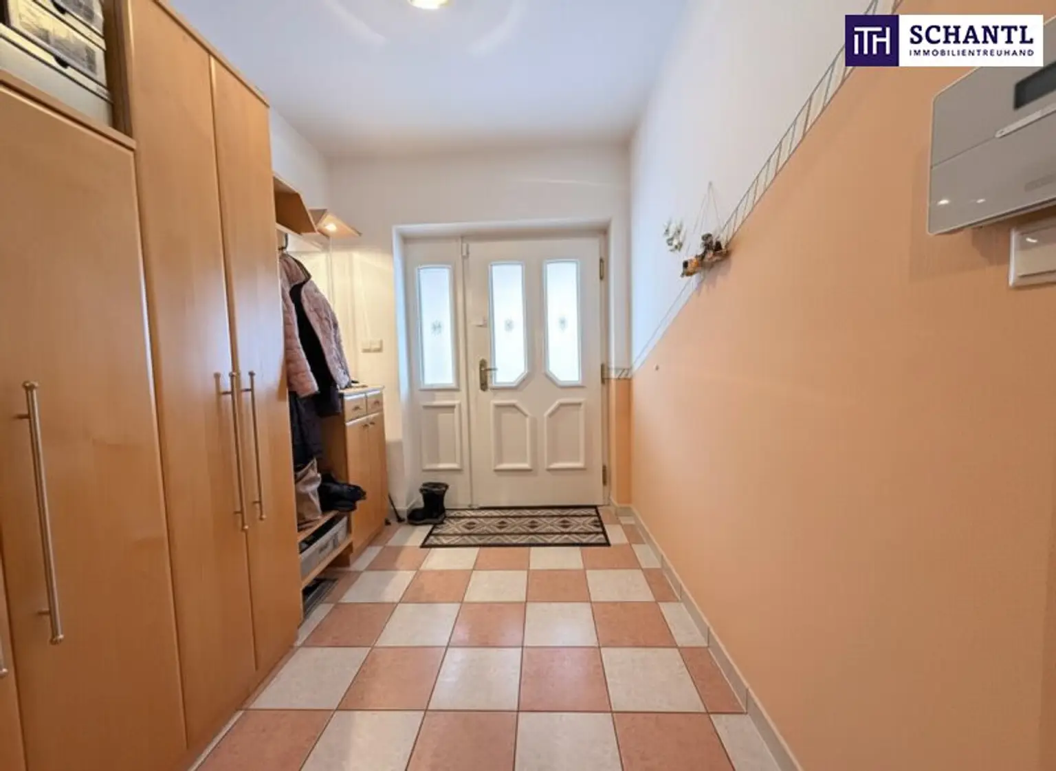 SONNENLAGE - Neuwertiges ca. 160m2 großes Traumhaus mit idyllischem Garten + Terrasse, 2 Garagen & Top-Ausstattung in Ruhelage