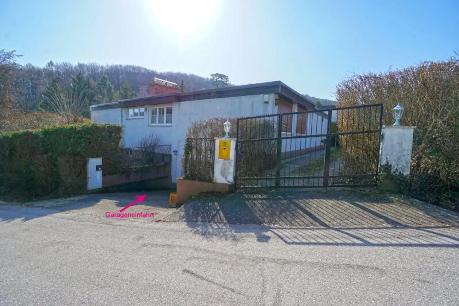 Hausansicht NO_Garageneinfahrt