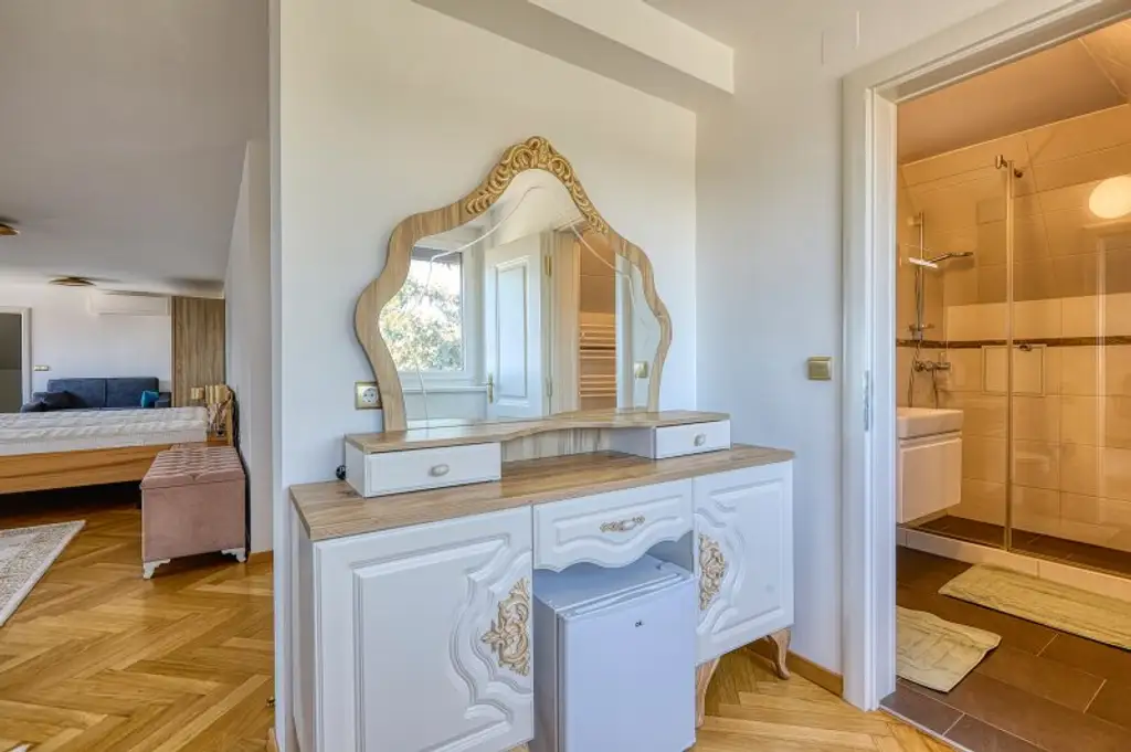 ++ EINE KLASSE FÜR SICH ++ Exklusive 9-Zimmer Villa mit Panoramablick über Wien