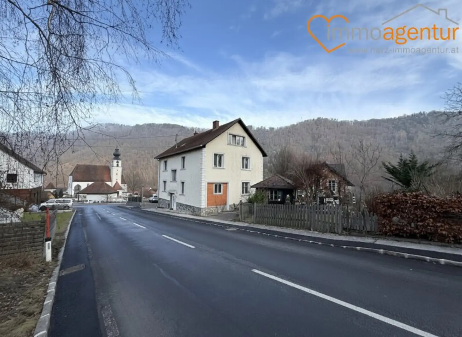 Gepflegtes Zweifamilienhaus mit stabilen Einnahmen & Potenzial, in Engelhartszell