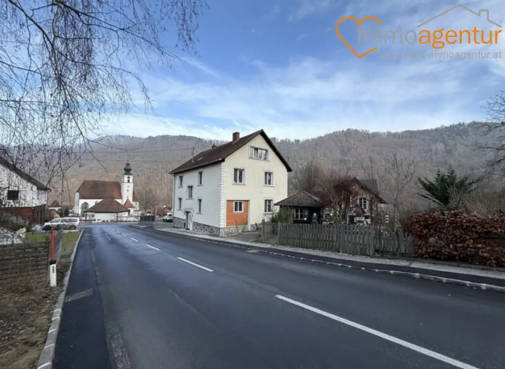 Gepflegtes Zweifamilienhaus mit stabilen Einnahmen & Potenzial, in Engelhartszell