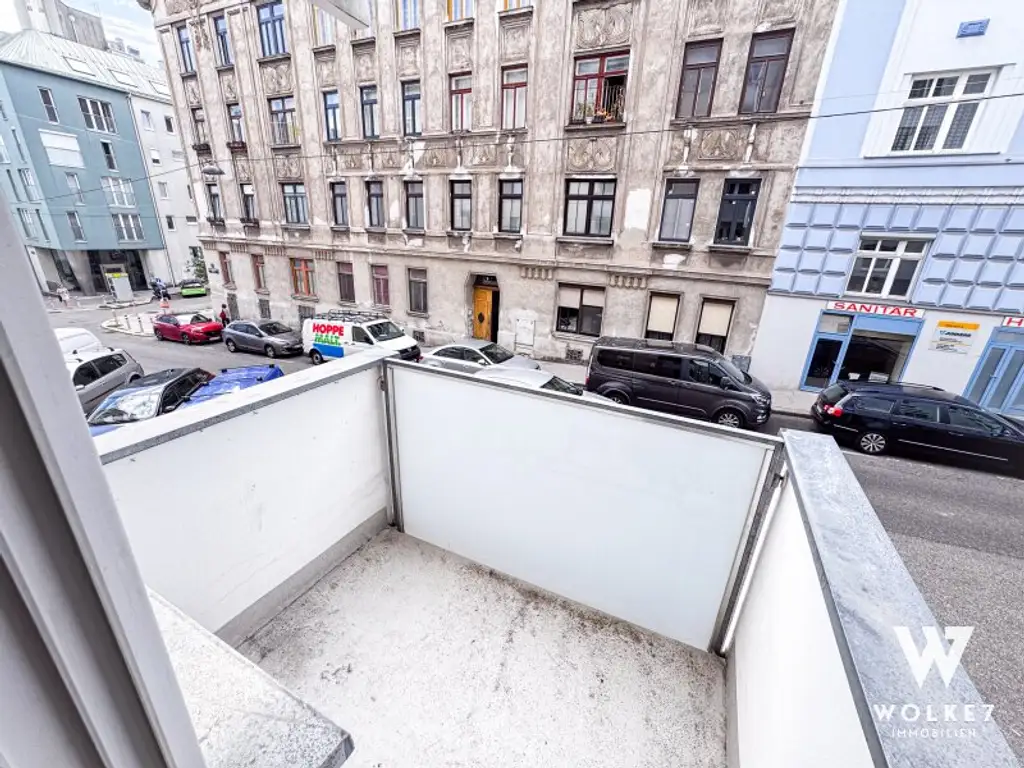 Erstbezug nach Renovierung! 3 Zimmer Wohnung mit Balkon und Lift