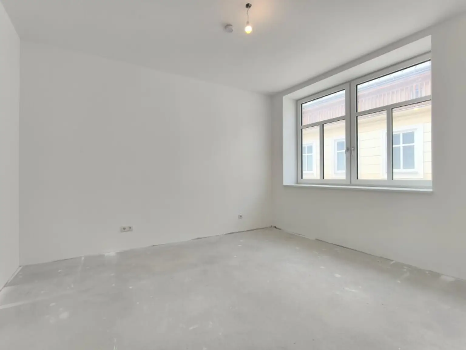 EXKLUSIVES TOWNHAUS AUF EIGENGRUND IN WEIDLING – NATURNAHES WOHNEN MIT STIL
