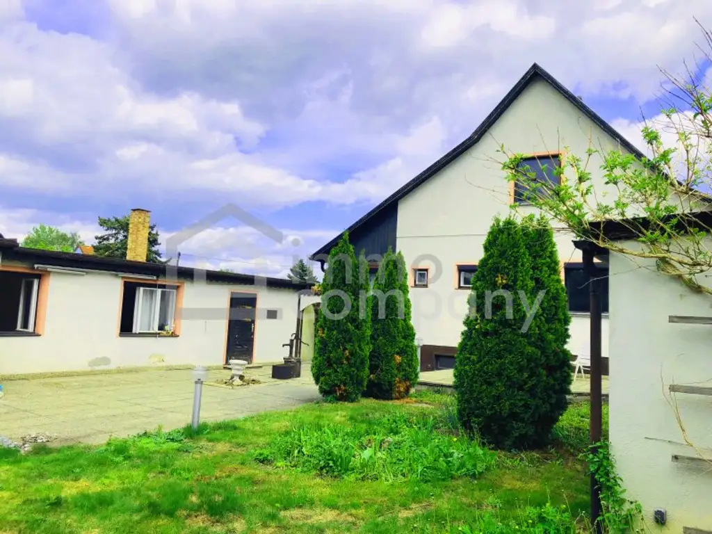 Einfamilienhaus im Secret Garden, ein Prachtgarten, im Nahbereich von Baden/Ebreichsdorf
