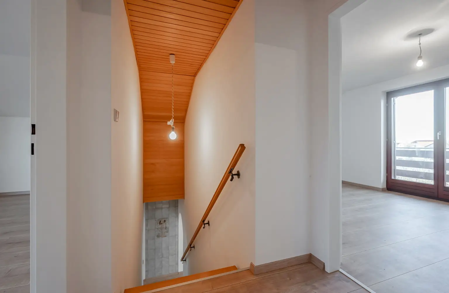 Aufgang in den 2. Stock