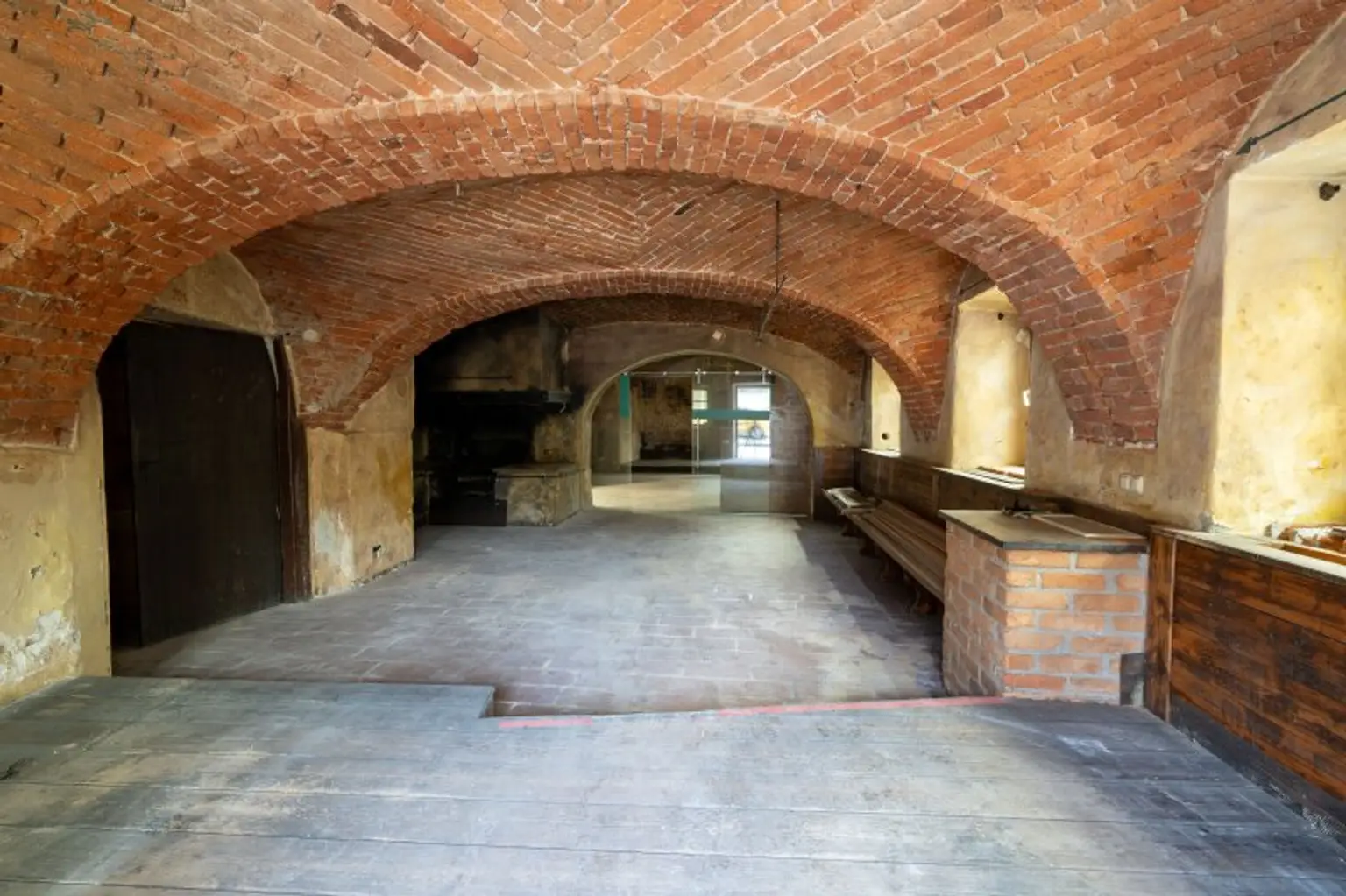 Bestandsfreies Mehrparteienhaus mit 5 Wohnungen + 1 Geschäftslokal in Toplage von Obernberg am Inn zu kaufen!