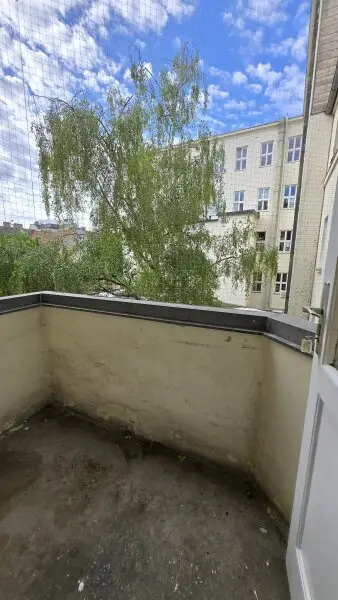 2-Zimmer-Wohnung in brauchbarem Zustand (Sanierungsbedarf!) - Balkon+Hofausrichtung - 3.Stock OHNE Lift