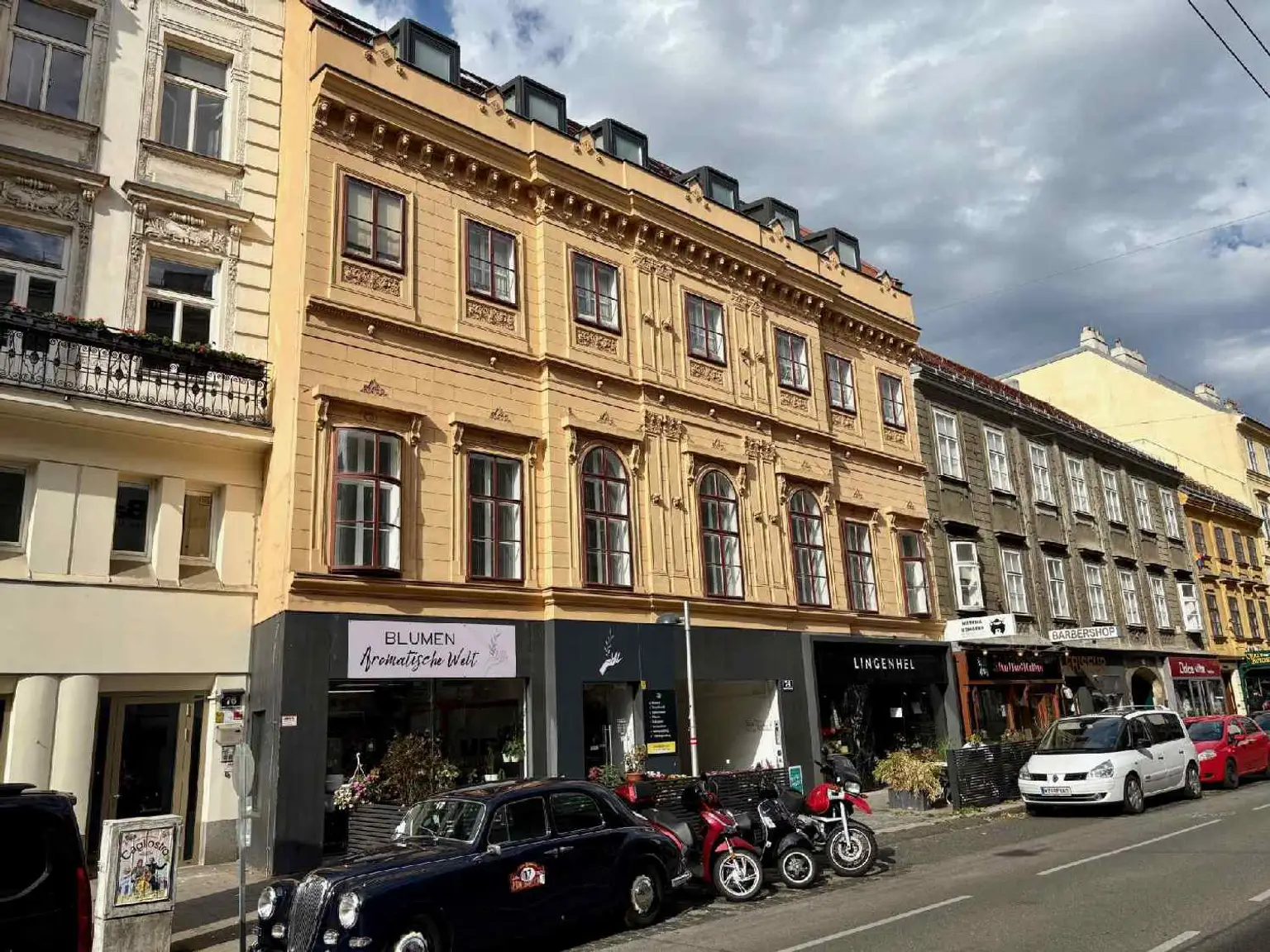 Exklusive Gartenwohnung am Rochusmarkt – Wohnen im spätbarocken Juwel