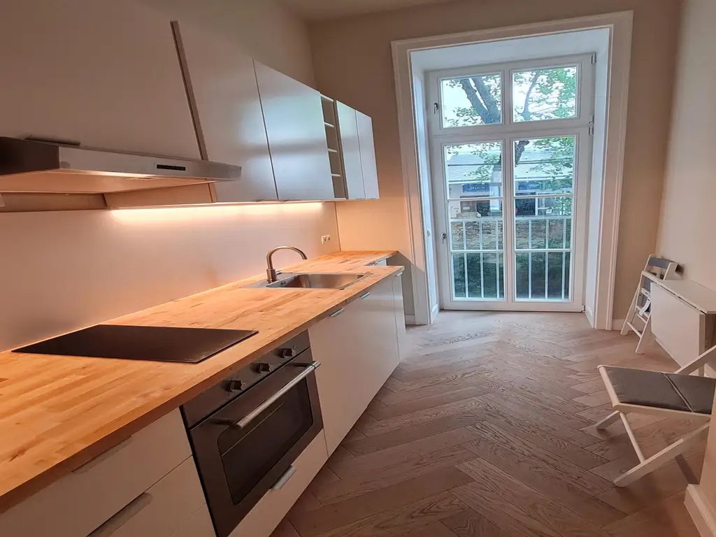 "Neu renoviert, 3 Zimmer"