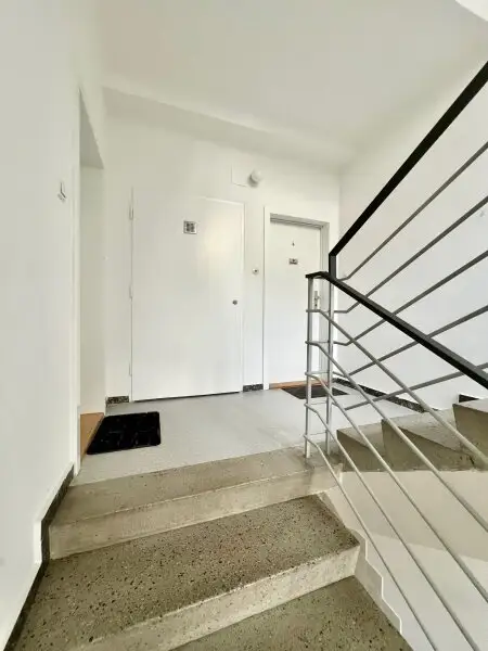 Toplage Hietzing: Teilsanierte 70 m2 Mietwohnung mit Loggia – unbefristet & sofort beziehbar!