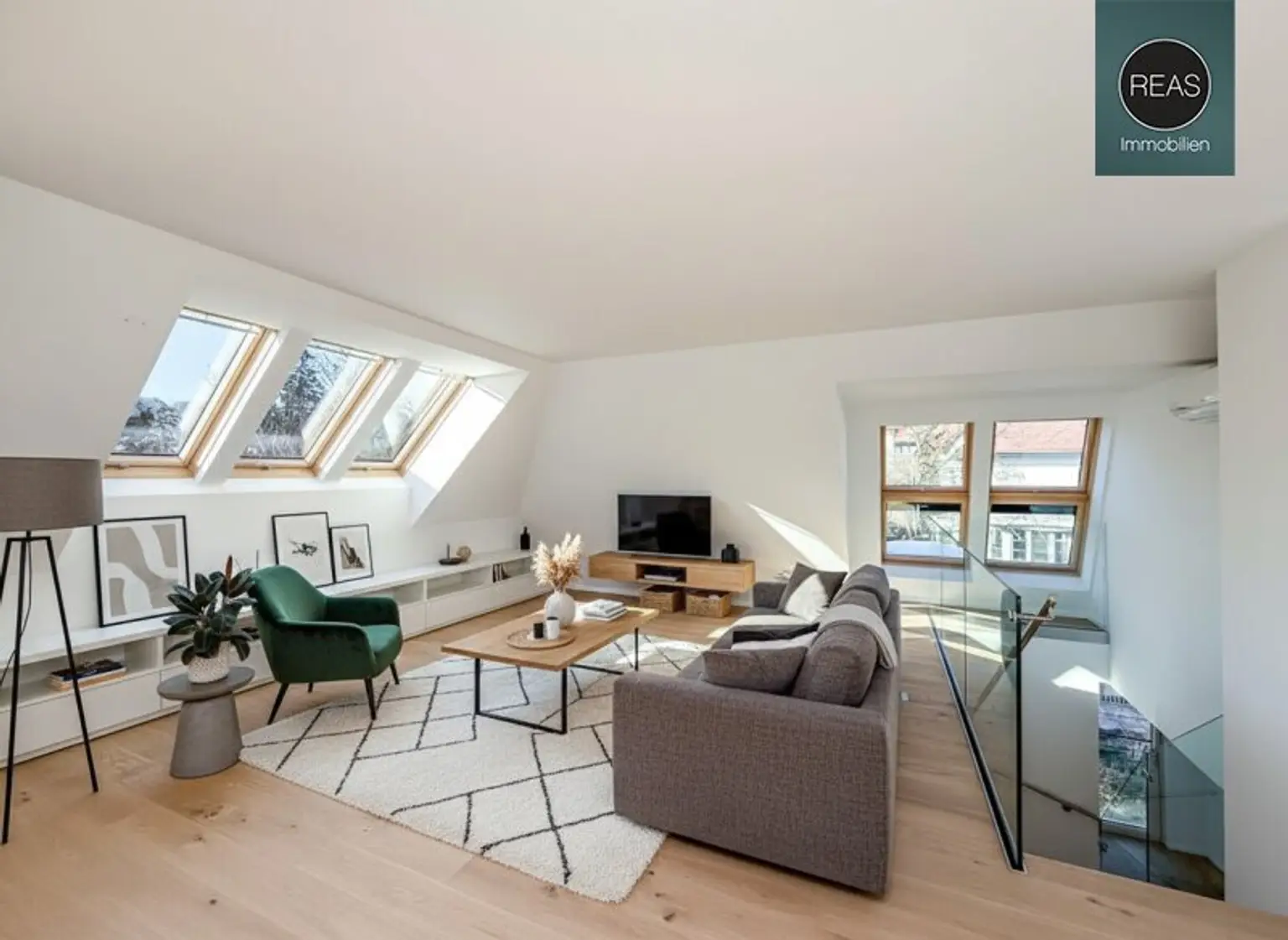 Erstbezug: Penthouse - Maisonette - Wohnung mit 3 Terrassen - Naturnahes Wohnen in Wien Hietzing – Exklusives Leben nahe dem Roten Berg!