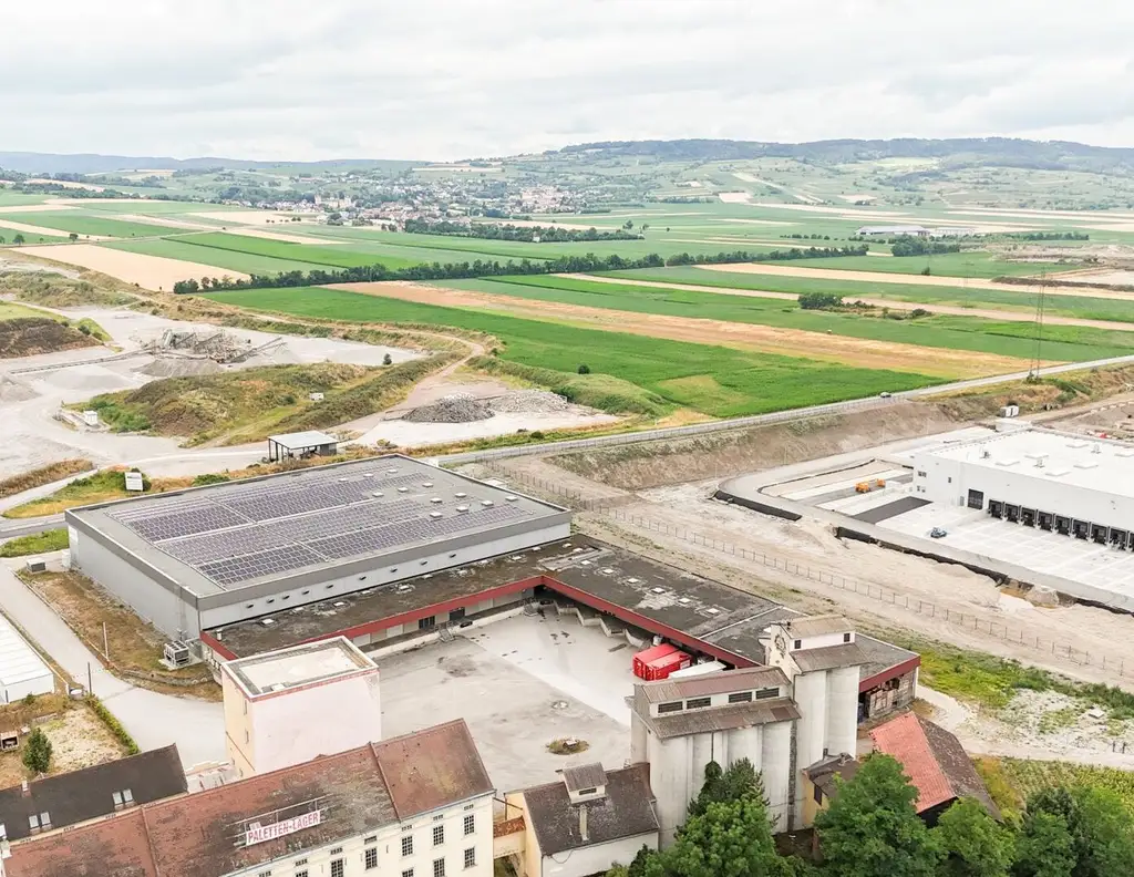 MIETPREIS INKL. KÜHLKOSTEN - LEBENSMITTEL TAUGLICHES UND ZERTIFIZIERTES KÜHLLAGER AN S33 - CA. 1.881,60 m² - LKW RAMPE - LKW STELLPLATZ - IN HERZOGENBURG